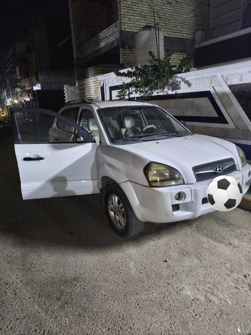 هيونداي توسان 2010 - للبيع
المواصفات والتفاصيل:
​الموديل: هيونداي توسان (Hyundai Tucson)
​سنة الصنع: 2010
​المواصفات: خليجي
​الفتحة: بدون فتحة سقف
​اللون: أبيض
​الرقم:  بغداد الرقم الجديد
​المحرك: المحرك الأول: 2.0 لتر (4 أسلندر)، يولد قوة تقارب 163 حصانًا
​الكير: أوتوماتيك
​🌟 حالة السيارة:
​البودي والدعاميات بحالة ممتازة وجاهزة للاستخدام.
​وتبريد يخبل(تكييف شغّال 100%).
​أطارات وباتري بحالة ممتازة.
​محرك وكير بشرط الفحص والتدقيق.
​السيارة جاهزة من كل شيء، ما تحتاج أي مصاريف.
​💰 السعر والتواصل:
​السعر: ١١٥وبيها مجال شي بسيط
​المكان :بغداد جسر ديالى القديم
​رقم الهاتف/واتساب: ***********
