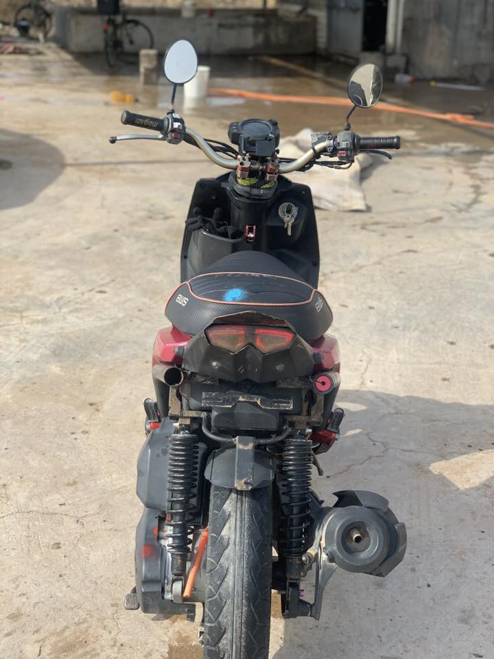 سلام  عليكم.
سكنس جبلي مزود 
للبيع مكفوله كفاله عامه مكينه مملعوب بيها ولو برغي واحد
سكان رياضي 
دوسات رياضي
بك لايت
جاملرغ أمامي 
دراجه خير من الله ومرتبه 
المو شراي لا يدخل رجاءً 
 

المكان قضاء الخالص 

للتواصل الرقم 
***********
