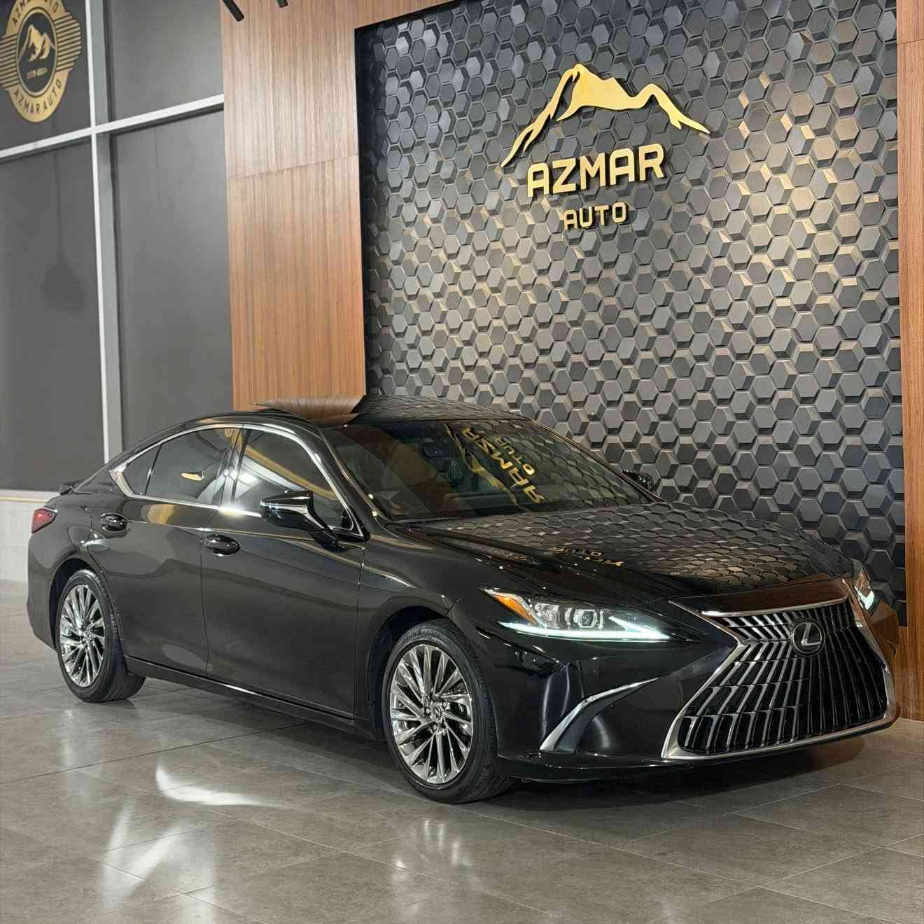 ‎للبيع لكزز💎
ES350 🔥
محرك 6 سلندر 
موديل 2024
ماشية 16 الف❗️
فول مواصفات
داخل كريمي
 (فتحه وبصمات وجلد وكامرا ورادار ونقطه عمياء وكشنات تدفئه وتبريد وستيرن هيتر و تحكمات ستيرن و كيج دجتال و ٣ انضمة قيادة و كشنات تدفئة و تبريد و ستيرن تدفئة و بعد هواية مواصفات )

السيارة وارد امريكي بيها نص قبغ الصندوك صبغ بدون دواخل بدون ايرباك🔥
وگير ومكينه بشرط 
السعر : 368$ ورقة
 
للاستفسار :***********
العنوان : السليمانية المعارض الجديده شركه (ازمر اوتو)
