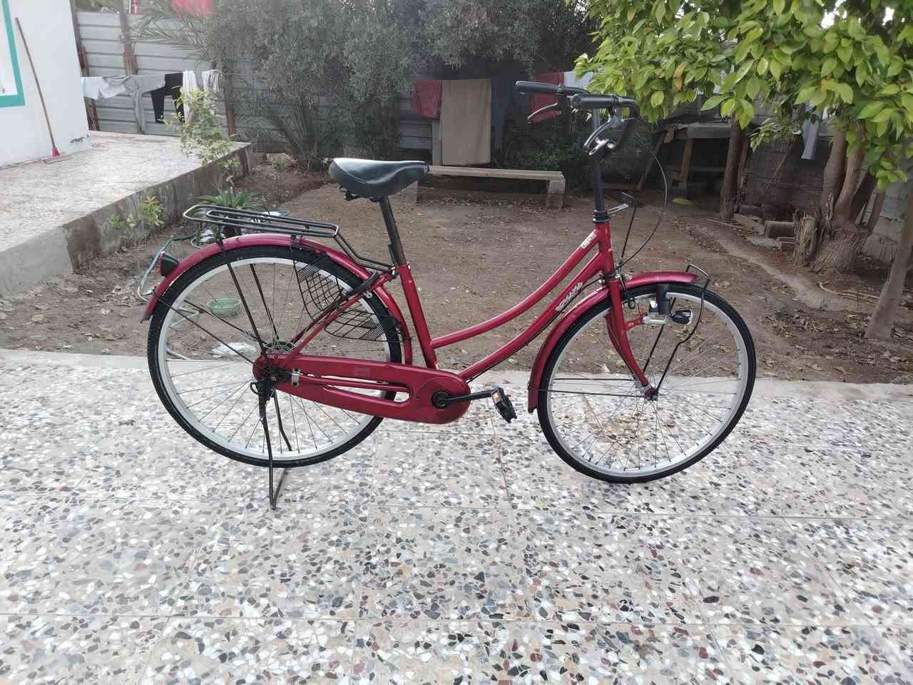 سلام عليكم للبيع باسكل حاويه نضيف احله من صور
لون كرزي  🍒

نضافه 100/90
مكان نجف 
الاستفسار ***********
