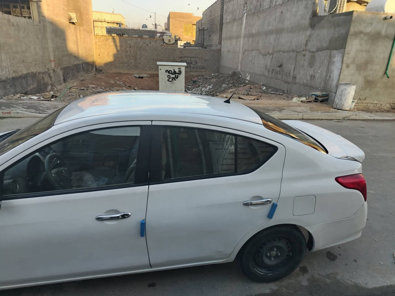 السلام عليكم
مكاني بصرة الزبير 
نيسان صني 2022 السيارة ماشية 89 الف وقابل للزيادة السعر 115 وبيهة مجال، بيهة طخات بارد فقط بدون لا معجون ولا صبغ، تبريد جديد طخم تايرات جديد حدادة امامية جديده والخلفية نظيفه، السيارة بيهة دفتر تبديل دهن وبيهة سونار، رقمي ***********
