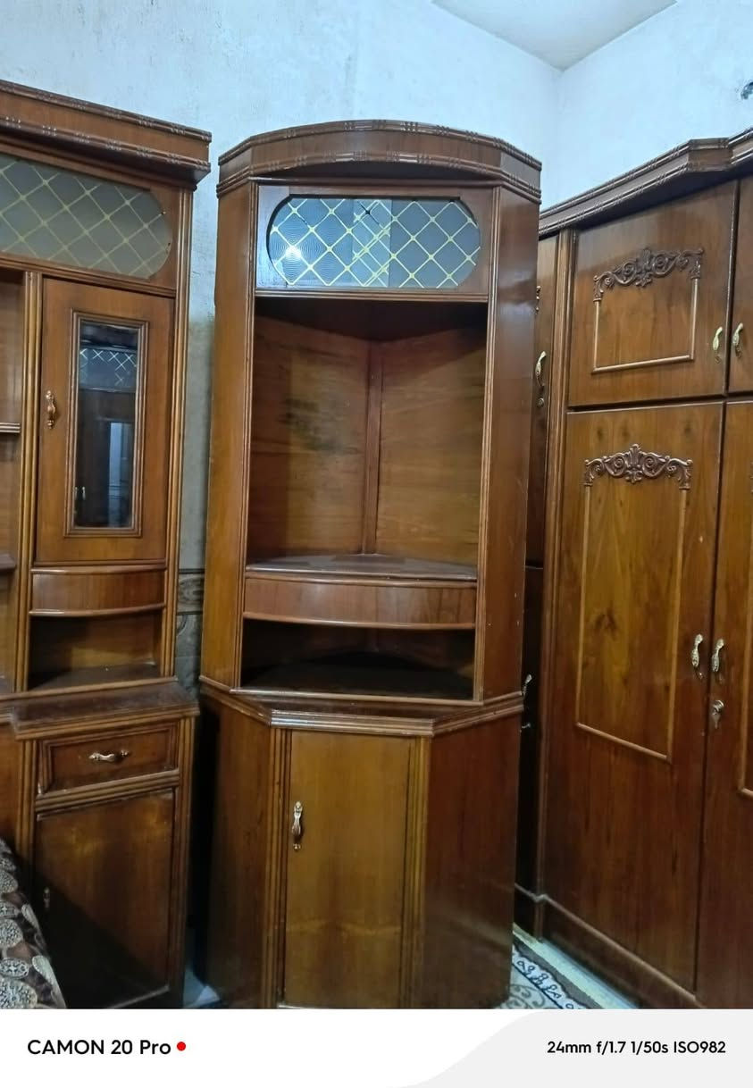 غرفه خشاب للبيع ملحق جدا نضيفه العنوان الكرابله واتساب ***********
