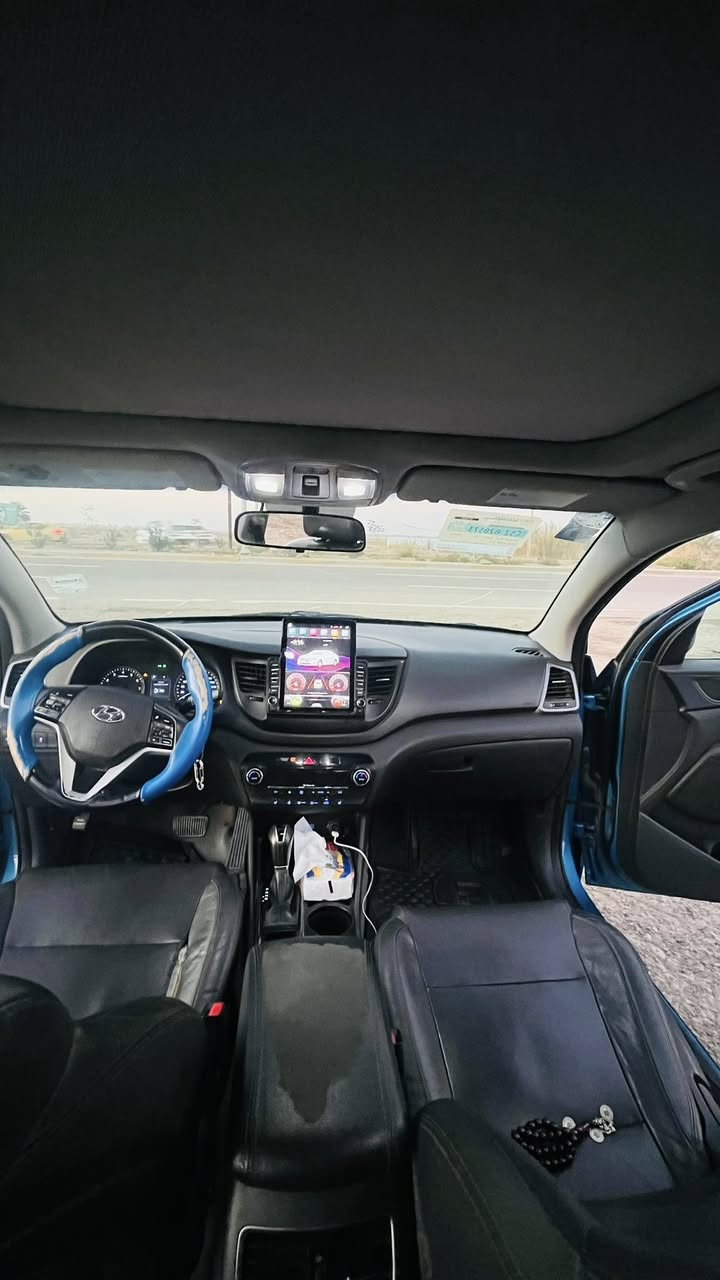 السلام عليكم 
🔷توسان ٢٠١٧ وارد 
🔷مكينة ٢٠٠٠ Gdi مفتوح 
🔷رقم ديالى انگليزي سنوية لـ٢٠٢٩
🔷فول مواصفات ١/١ عدا البصمة
🔷بانوراما 
🔷نقطة عمياء
🔷حساسات
🔷رادارات بالمري
🔷تدفئة كشنات وتحكمات وجلد 
🔷مانع انزلاق 
🔷وبعد مواصفاتها المعروفة
بيها قطعتين صندوك مبدل بنيد صبغ فقط
السعر ١٤٨ وبيها مجال
مكان ديالى / بلدروز 
***********
