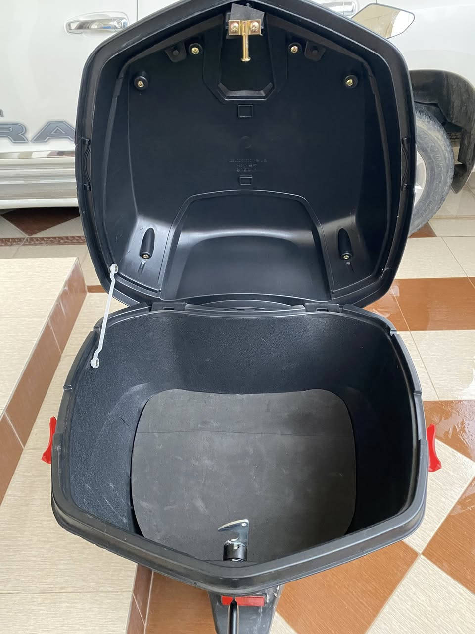 ماتۆڕ شەحن 🔋 (فرۆشتنی خێرا) داشکان🤯!!
پێیان دەڵێن ماتۆڕی دلیڤەری:
ماتۆڕی کارەبای شەبەح
مواسەفات:
کوشن گەورە، دەبڵ سندوق، سندوق گەورە ،برێکP ، و برێک کارەبای  ، 6پاتری گەورە، فول لایت، هۆڕن ، ئیشارەت ،حاسە، ئیدەستی خۆمە، هیچ شتێکی نەگۆڕاوە کامل بیلادیە،
ولەکاتێک یەکێک بیەوێ بیدزێ تایەی قوفڵ دەبێت و سەوتی ئاگادار کردنەوەی لێبەرز دەبێتەوە🛡️،فول سکویریتی⚔️،دەبڵ جەگ، هەردووک ویل دیسک، ABS , تایە پان ،ئیشارەت پێشو پاش، ئیشارەت و چواری کاتم،گڵۆپی برێک ،چواری، لایت گەورە🔦💡  ، فیز ، گرینگترینیان ئەقڵ دفن واتا تەڕنابێ⛱️ دژەسوتانە (لەیەک ماتۆڕی ترانیە)، تاقم وایەر دفن ،گڵۆپی ئیستاپ، هەموو شتی بێ موشکیلەیە بەشەرت ،وگڵۆپ لیدبۆجوانی ،دەرحی شاشە،شوێن شەحن کردنەوەی مۆبایل ، شوێن مۆبایل، دەسکەکەی کامل بەرگی لێدراوە ،لەف گەورە،، توانای هەڵ گرتنی 250 کیلۆگرامی هەیە، یەک جار شەحن کردنەور 80 کیلۆمەتر دەڕوا بەحیساب ، شەحن کەرەوەکەی بیلادیەو ئین ڤێتەرە🧊، بۆتەمەنی ٧ ساڵ بەسەرەوە دەبێ ، لێخوڕی نی زۆر ئاسانە ، دەتوانی دونەفەر هەڵگری ، بێمەسروفن ، لە بازاڕ بۆی مەگەڕێ ، نوێ نوێیە لەگەڵ تازە فەڕقی نیە  دووحەفتەیە کڕاوە تەنها 290 کیلۆمەتر ڕۆشتوە، شەحن و کامل شتی خۆی لەگەڵایە ، ئیتر فول فول مواسەفاتە بەس ماشااللە دەوێت 🏍️، شتەکە تیجاری نیەو تایبەت دروسکراوە، 50 ی سەیارە دەڕوا🛫 ، چوار گێڕە🥇،بڕخوی لێباندراوە 🪛

ئەگەر موشتەری ئەدکە و لەکۆمێنت بنوسە (وەرەچات)📩💾

پاتری 2026 لەسەرە کەکڕیومە بەسفری یەکسەر پاتری 2026 م خستۆتەسەر هەر بیلادی ئیخۆی 
مۆدێل:2025
ناونیشان: ڕانیە/ حاجیاوا📍
نرخ :625 هەزار
ئەدمین گیان وەری گرە❣️


**إذا كنت صاحب هذا الإعلان وتريد حذفه لأي سبب، رجاءا أرسل رسالة إلى الدعم الفني**