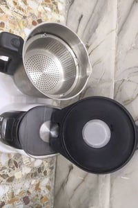 خلاط وعجان وطبخ عالبخار وميزان الكتروني مع شاشه الكترونيه السعر 70وبي ...