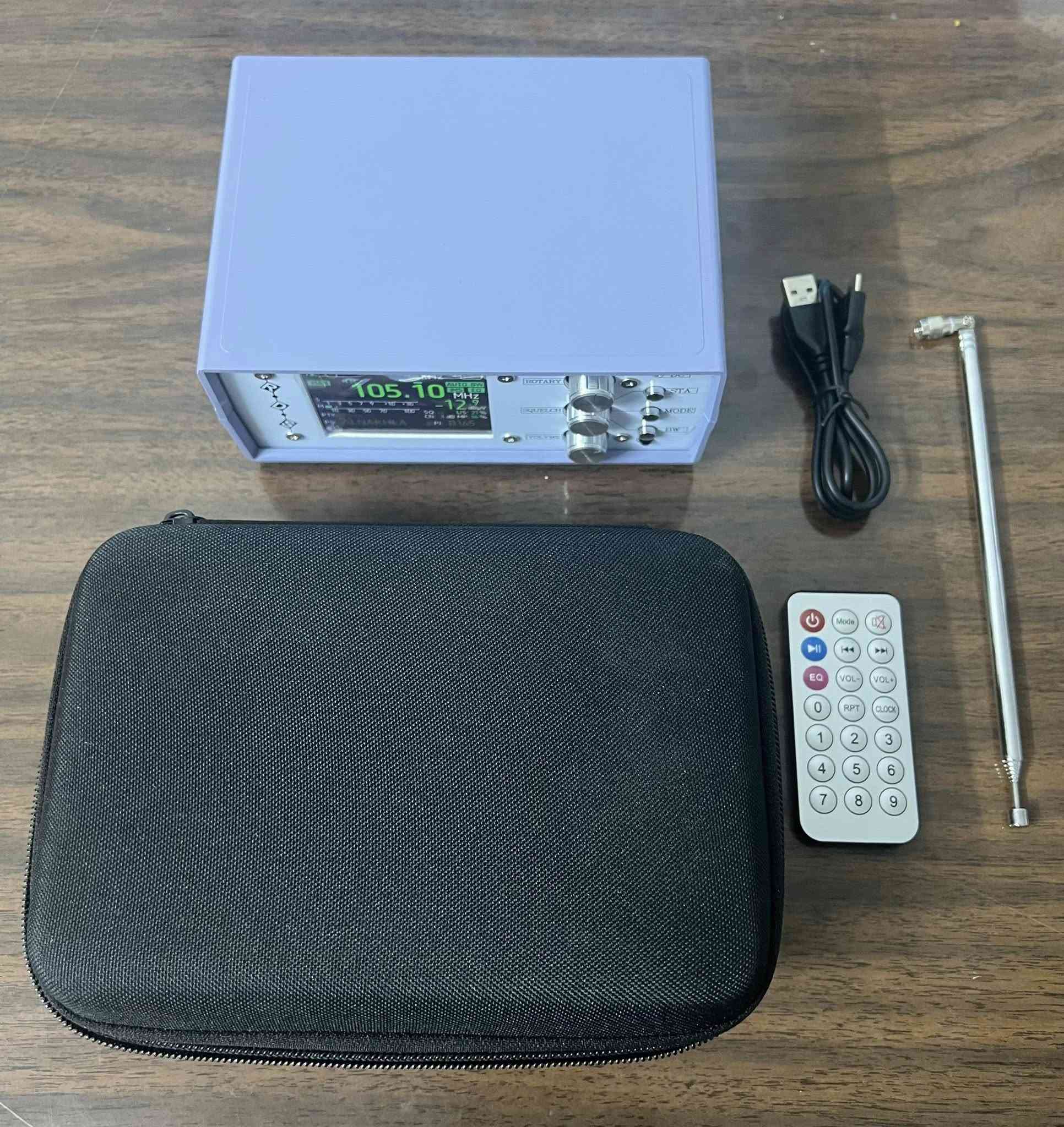 راديو احترافي ( RDS ) .. 📻
📻.. TEF6686 All Band Radio Receiver
الموجات ( LW / MW / SW / FM / AM ) .. 🗼
 الشحن تايب سي يدعم الشحن السريع .. ⚡️
حساسيه عاليه بالاستقبال .. 🔴
صوت عالي ونقي .. 🔊
فيديو التشغيل بالتعليقات .. 📽️
السعر والتفاصيل خاص .. 💬
متوفر توصيل كل العراق .. 🚕


**إذا كنت صاحب هذا الإعلان وتريد حذفه لأي سبب، رجاءا أرسل رسالة إلى الدعم الفني**