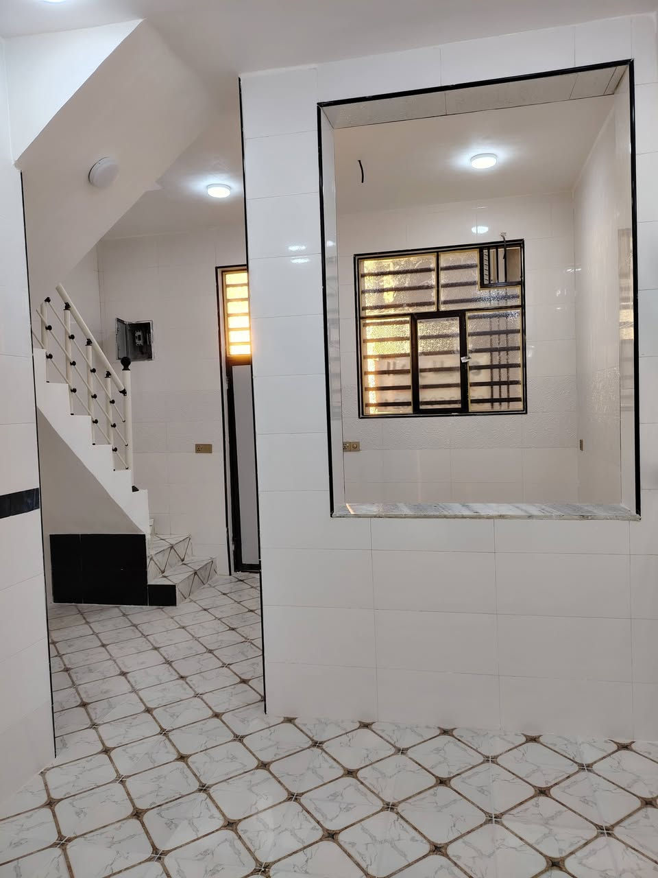 🏡✨ دار للبيع في حي النداء – النجف الأشرف ✨🏡
📍 العنوان: حي النداء، بداية شارع قنبر، قرب مدرسة موصل الحر
📐 المساحة: 50 متر
🏗️ البناء: حديث، صب كونكريت، طابوق جمهوري
🔹 دار مرتبة ومناسبة للسكن 🔹 بناء حديث وتشطيب جيد 🔹 موقع قريب من الخدمات والمدرسة
📞 للاستفسار والاتصال: ***********
