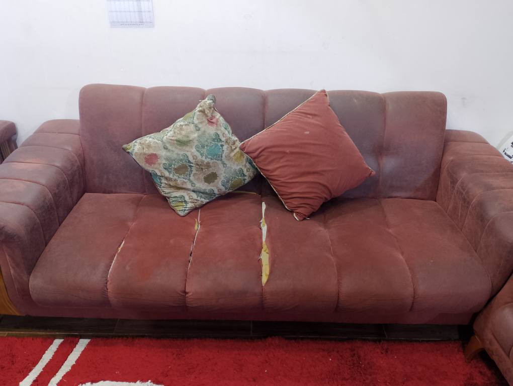 تخم مستخدم للبيع تركي يتحول سرير  السعر ٣٠٠ وبي مجال للاستفسار *********** حلة, بابل
