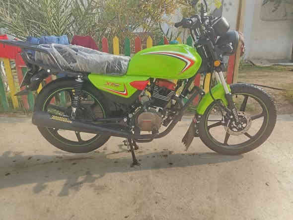 السلام عليكم دراجة شاينك للبيع موديل 2023 طالعة ب2025
سنوية ولوحة انكليزي بأسمي تحويل ثاني يوم ماشية 3582 والنظافة شوفت عينكم عوزة بس جاملغ رايدة ب2100 وبية مجال بسيط للشراي العنوان  سبع قصور الاوسمة ***********
