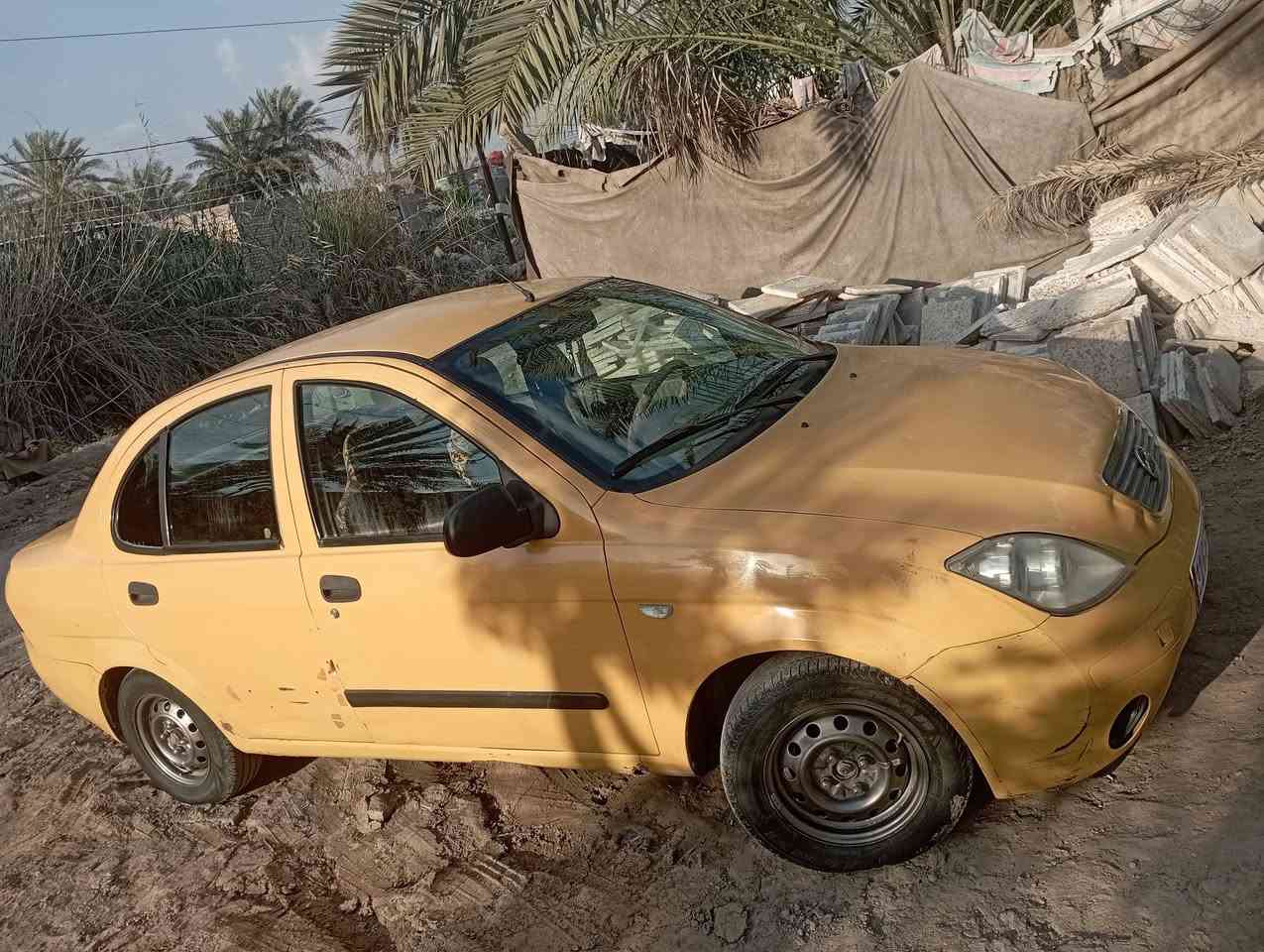 سلام عليكم طيبه للبيع او مراوس  2015 سنويه بسمي السياره حلوه وجاهزه تبريد شغال رقم دولي اتصال ***********
