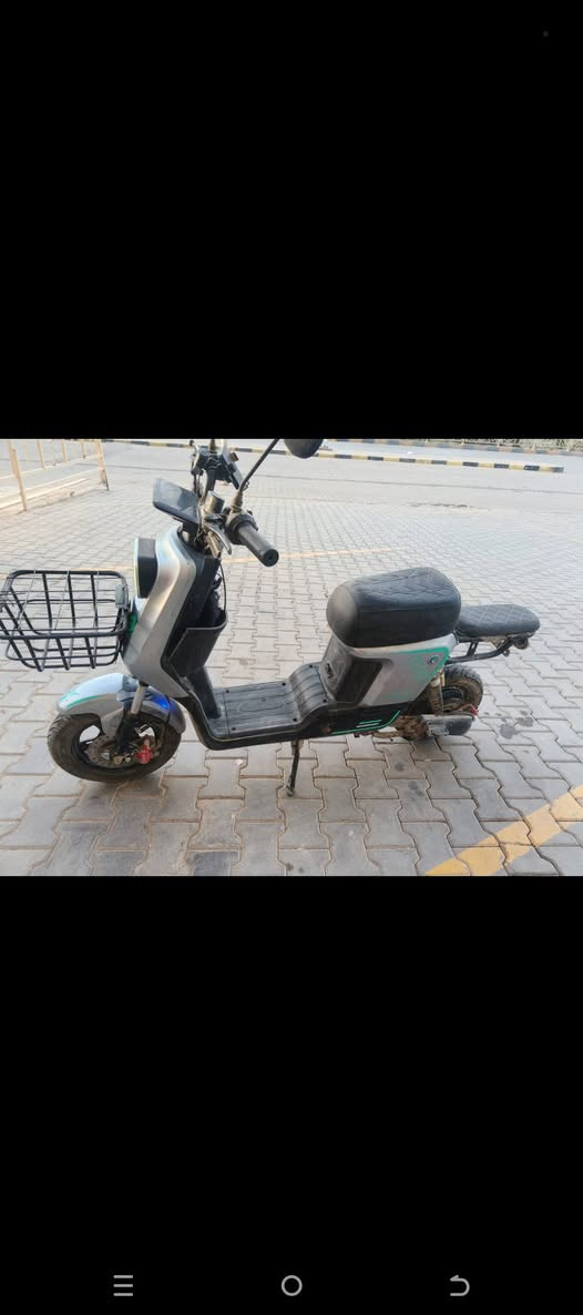 دراجه للبيع R8  
يرادله غسله وشويه ترتيب بطاريات جديده وتايرات جدد 
السعر 300 وبيه مجال للطيبن 
رقم الهاتف ***********
