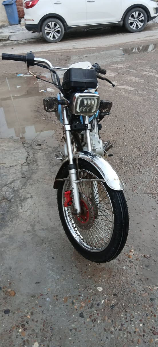 سلام عليكم
دراجه ايراني للبيع اوراق كامله دراجه خير من الله بيهه شوي نقوصات بسيطه سعر 450 وبيهه مجال للشراي المكان بغداد البياع تقاطع درويش 
رقم ***********
