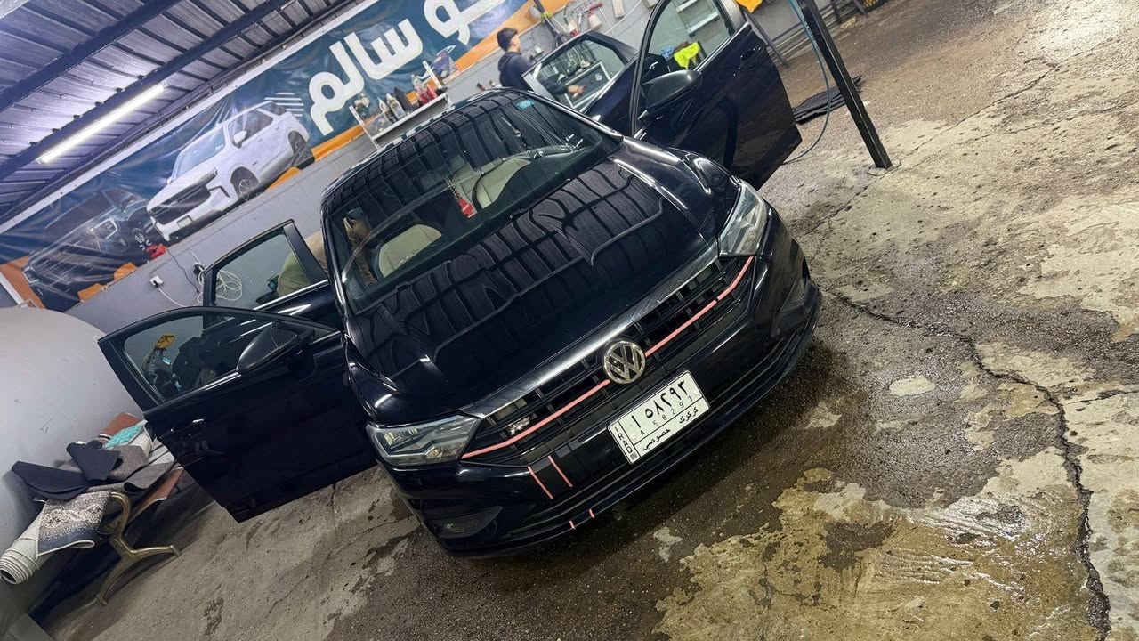 السلام عليكم للبيع جيتا ار لاين واحد على واحد  2019 مرقم كركوك باسمي ودفتر بنزين داخله للعراق كلين بدون ضرر اهنا بالعراق صار بيها تعديل بارد بالجاملغ طرف السايق صور الحادث مرفقة مع صور واضحة 
كشنات جلد
تدفئه كشن 
رادرات جانبيه وامامي وخلفي 
نقطه عمياء 
3 وضعيات قيادة 
محرك 14 تيربو
سقف بانوراما  ارلاين. 
توقف ذاتي 
ويل كروم 
تايرات و صدر جديد
مكان السيارة كركوك سعر 150
***********
