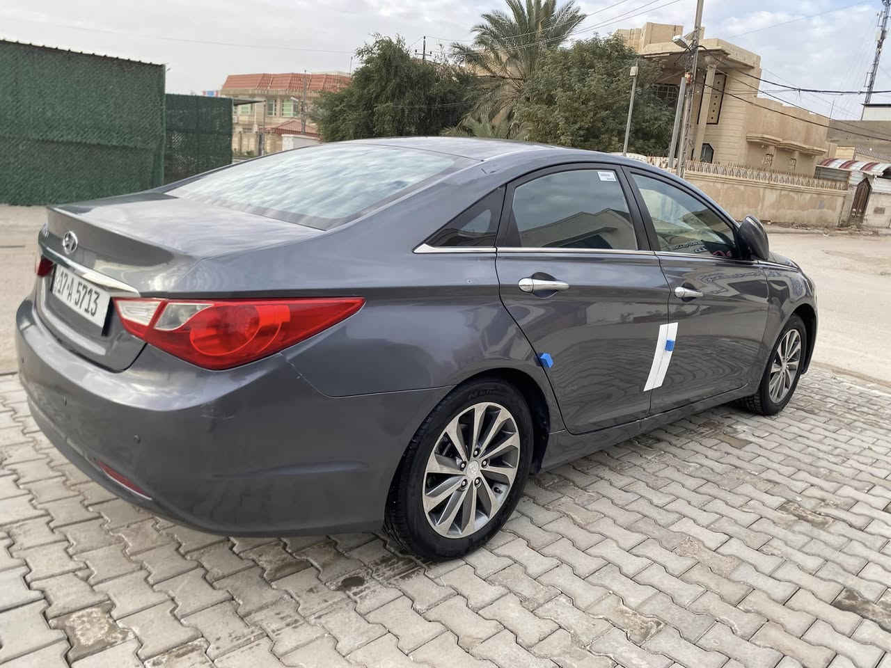 للبيع سوناتا 2013 خليجي 
سياره كفاله فتح ضربه تبديل عدا رشه نص جاملغ امامي 
مكينه كير حداديه تخم تاير كله شرط سياره جاهزه من كلشي 
تبريد قطعتين حساس مري شفط ويل كروم شاشه كامره تحكم فول ماشيه 200 رقم مثنى بسمنا سنويه ل 30
السعر 115 وبي مجال لشراي 
***********
مكان السياره السماوه
