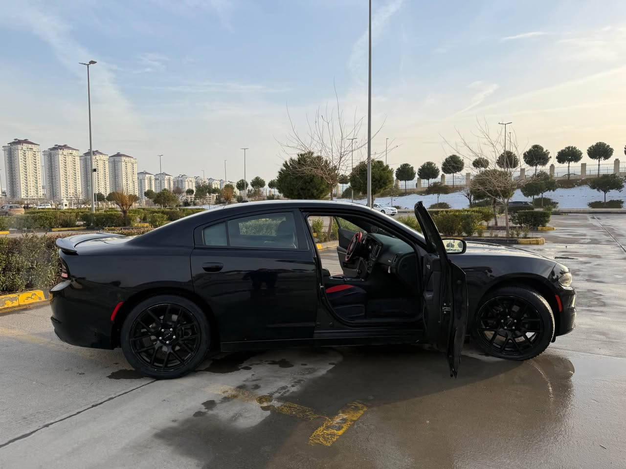 دۆج جارجر 
مۆدێل ٢٠١٨
مواسەفات SXT 
ماشیە ١٠٠ الف ميل / بدون ارباگ / شاشە کبیر / گير ماوس / محرک ٦ سلندر  ٣٦٠٠ / ویل اس ئارتی / کشنات شاموا /فوليوم سوكان/ كاميرا حساس /تلفون سوكان /سپورت /لايت زينون اصلى/ زور پاك و ته ميز و جوان مالى دوسته گيرو مه كينه به شه رت ده عمى نييه ،،
ا قتع کلێر امریکا بدون دواخل 
شوين /ناو شارى سليمانى 

*********** السليمانية, العراق
