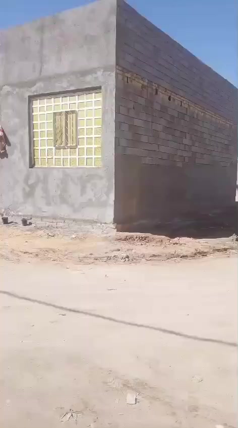 السلام عليكم
دار 100متر للبيع الاساس صب بناء بلوك سقف عكاده
يحتوي على غرفه وصاله ومطبخ واستقبال وحمام داخلي وخارجي
العنوان:  الكوفه /شارع المعمل /فرع المقابيل شارع المطار القديم
السعر (30)مليون وبي مجال
للاستفسار 
***********
***********
