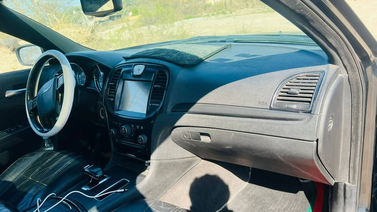 اوباما 2013 امريكي 
S300
بدون صبغ فقط بارد بسيط وسونار موضح 
فول مواصفات 
بانوراما 
بصمه 
كشنات جلد وكهرباء 
كير طياره 
محرك 3600
شاشه كبيره 
ويل كروم 
ماشيه ١٨٢ 
سياره جاهزه بدون نقص 
السعر 153$ 
مكان السياره بابل المسيب 

***********//***********
