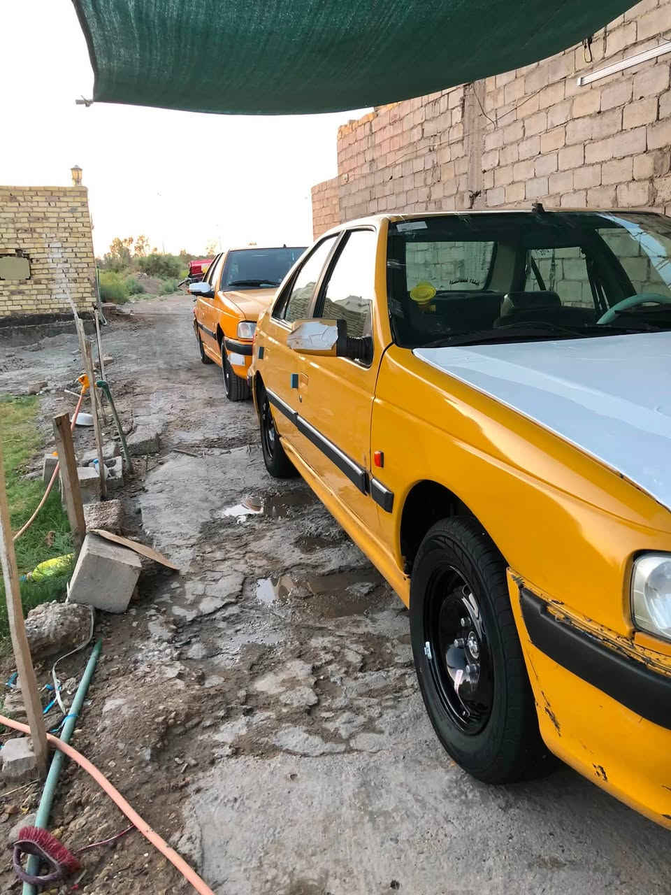 السلام عليكم للبيع بيجو بارص موديل ١٥ سنويه لل٢٧ رقم بابل كير مكينه حداديه تبريد تخم تاير خير من الله سياره نضيفه كلش بيه جاملغ امامي مبدل ولباقي ع شركه سعر ٣٨ وبيه مجال رقم *********** مكاني الديوانيه الحمزه الشرقي
