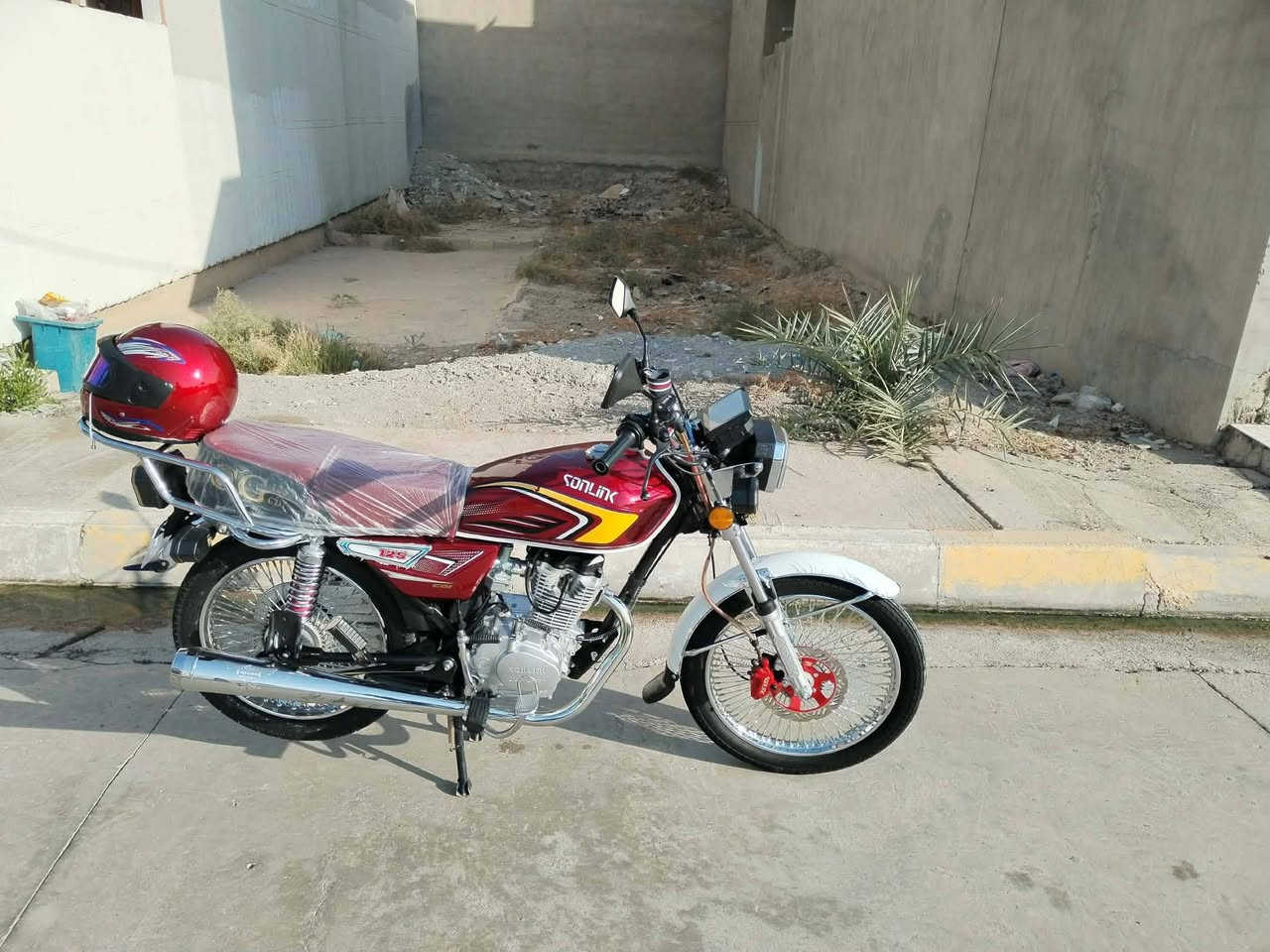 السلام عليكم دراجه للبيع نظافه فول 25 سعره 730 وبمجال شويه مكاني كركوك حي العسكري رقم***********
