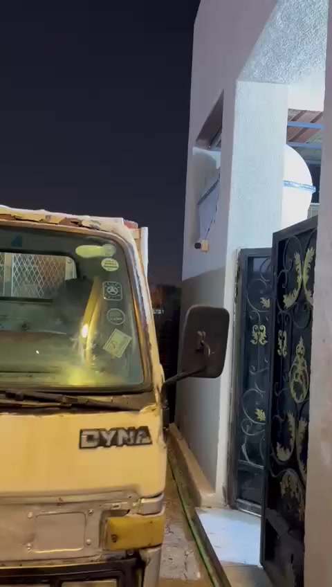 سلام عليكم قماره تيوته عريض مديل ٩٣ للبيع فقط قماره داخل نضيف للتواصل ***********
