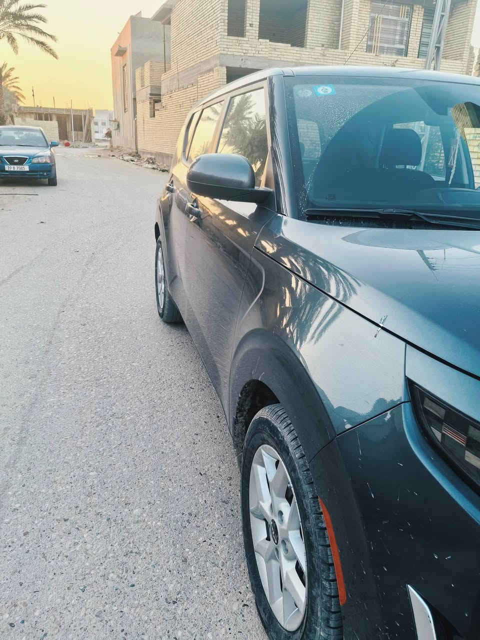 السلام عليكم
صول 2023 
 رقم بغداد بأسمي مكاني بابل المسيب 
السيارة ماشيه 26 الف 
بيها قبق الجنطة مصبوغ نفسه مثل ما موضح بالصور السيارة جاهزة وجديدة واحلى من الصور ما شامه البانزين العادي ابد بدون ايرباك السيارة 
***********
السعر 160 وبيها مجال بسيط
