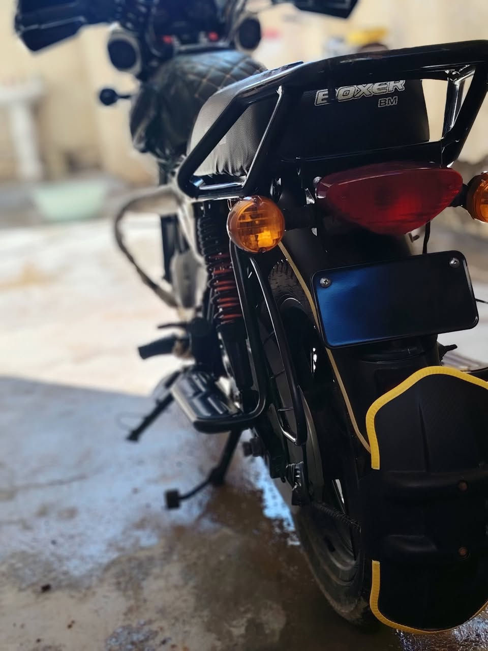 السلام عليكم دراجه بوكسر للبيع موديل ٢٣  نضافه ١٠٠/١٠٠
اوراق اصولي كامل. دراجه تجي تفحص بيدك برغي ما مفتوح بغدا على الشركه للاستفسار الاتصال على الرقم
او خاص    ***********
