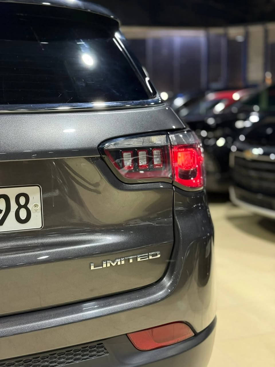 #المركبة : #جيب #كومباس لمتدد موديل 2023
#الضرر : جاملغ مع طرف البنيد ( بدون دواخل )
#الموديل : 2023 وعداد المسافة 28 الف ميل حقيقي
#الرقم : مرقم اربيل الرقم الحديث ( تحويل او وكالة )

#المواصفات :

▪️السيارة : جيب كومباس تو كولر لمتدد 
▪️المحرك : 2.0L توربو (اربعة سلندر)
▪️الموديل : 2023
▪️حجم الويل : ويل كب المعدل حجم 19 مع طقم تايرات كونتينتال بحالة ممتازة
▪️غرفة السيارة : جلد اسود  اصل
▪️لايتات زينون مع كشافات دعامية زينون
▪️بصمات عدد 2 للأبواب مع بصمة تشغيل
▪️حساس خلفي اصل
▪️رادار امامي مانع تصادم
▪️كامرة خلفية دوارة مع الستيرن اصل
▪️تبريد قطعتين امامي وخلفي
▪️رادار جانبي ( نقاط عمياء ) بالمرايا الجانبية
▪️شاشة الدشبول حجم كبير للتحكم بأيعازات السيارة
▪️تدفئة لكشنات المقدمة مع تدفئة ستيرن
▪️سستم صوت
▪️سايد بريك دكمة
▪️تشغيل عن بعد
▪️تحكم ستيرن جهتين بلوتوث وحاكية وكروس سرعة وتحكم صوت 
▪️نظام ABS مانع انزلاق

السيارة جديدة وبوضع الشركة 

السعر المطلوب :173 ورقة مع المجال
 
الاتصال على : ***********
‏‪0786 001 7736‬‏
