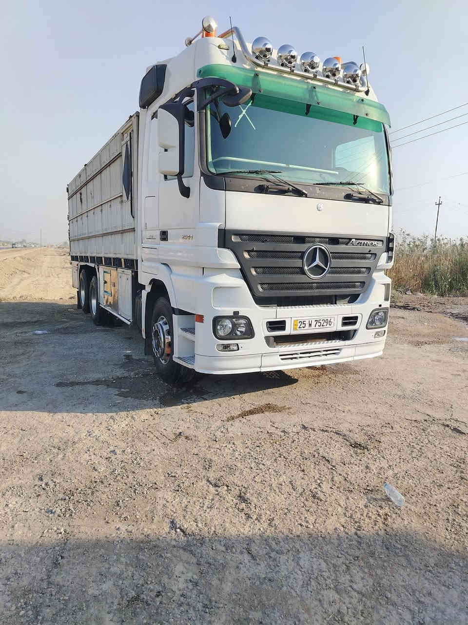 سلام عليكم للبيع اكتروس موديل 2006 موصفات رتايدر هورنات ثلاجه كاسحه زعانف دبل مناميه زراك لايت سنتر لوك بلادي بوري بلاجكتورات  مكفوله كفاله عامه تخم تاير  
سنويه جديده مرسمه قاطره ومقطوره 3لوحات مكان السياره ديوانيه الاستفسار 
***********
