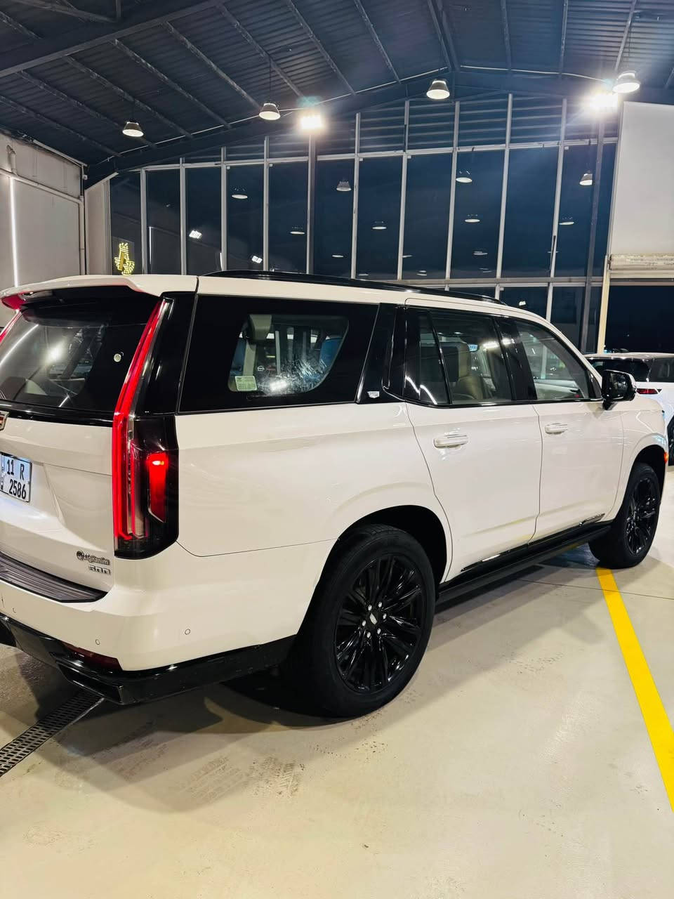 كاديلاك اسكاليد خليجيه 
2021 
السياره فول مواصفات 
ماشيه 93 الف كيلو
مكان السياره بغداد
 
السعر 63000 الف دولار 
الاتصال 
*********** بغداد, العراق
