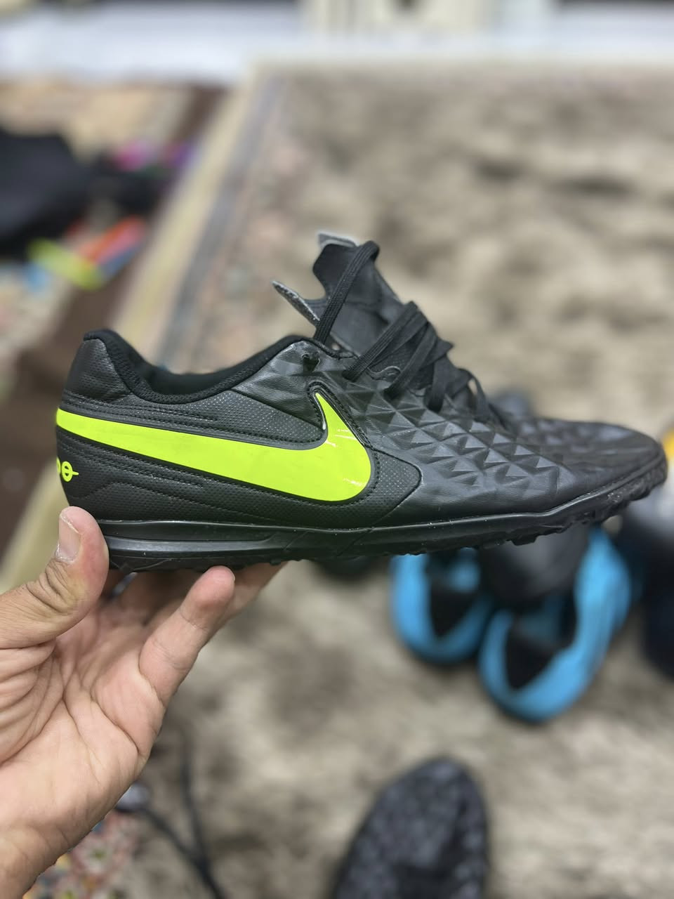 نايك تنمبو اصلي  بالة
نظيف جدا 
قياس 42طول القدم 26ونص
السعر 40
توصيل 5
للحجز ***********
