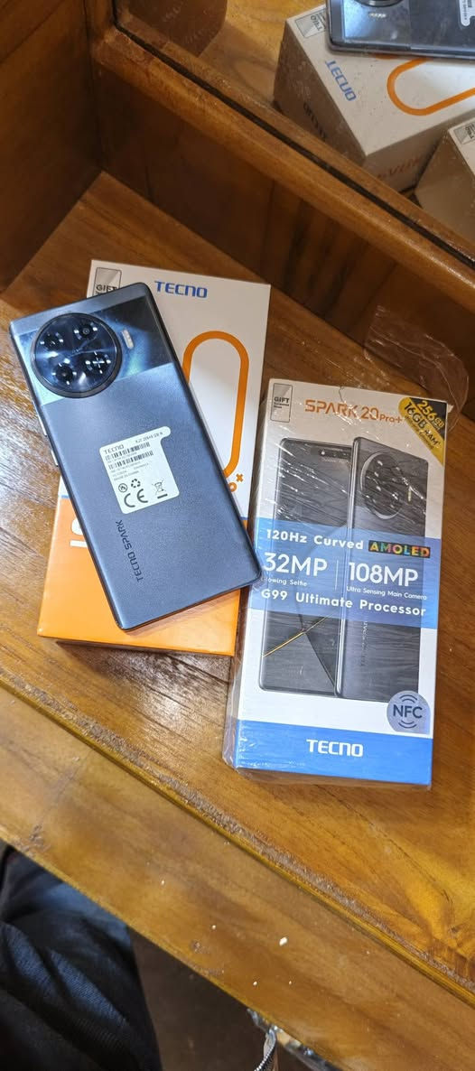 اسلام عليكم جهاز تكنو سبارك 20برو بلاص جهاز جديد ونضيف ممفتوح ولا داخل تصليح ذاكرته 256عشوائيه8 بطاريته5000 معالجهHelioG99كامل ملحقات مكان شطره سعره(175) ***********

