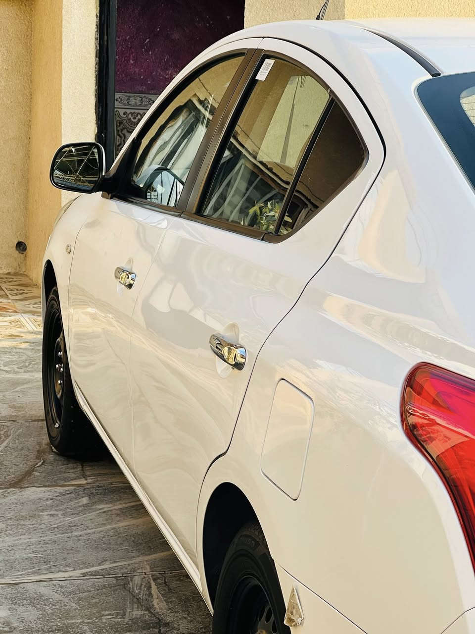 السلام عليكم صني هنديه ام البليته الزركه  مكفوله كفاله عامه موديل 24 مكان البصره  السعر 132 وبيه مجال قليل. ***********
