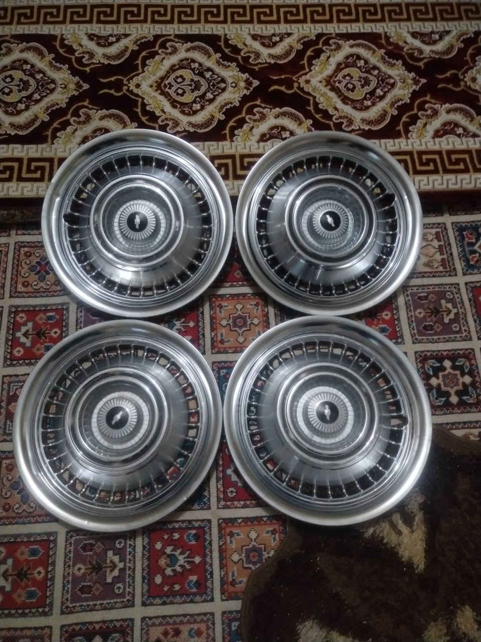 السلام عليكم من رخصت الادمن المحترم كبات 64 للبيع ب 325 وبيهن مجال للعلم الاطواكه مو وياهن مكاني حله شارع 80 / ***********
