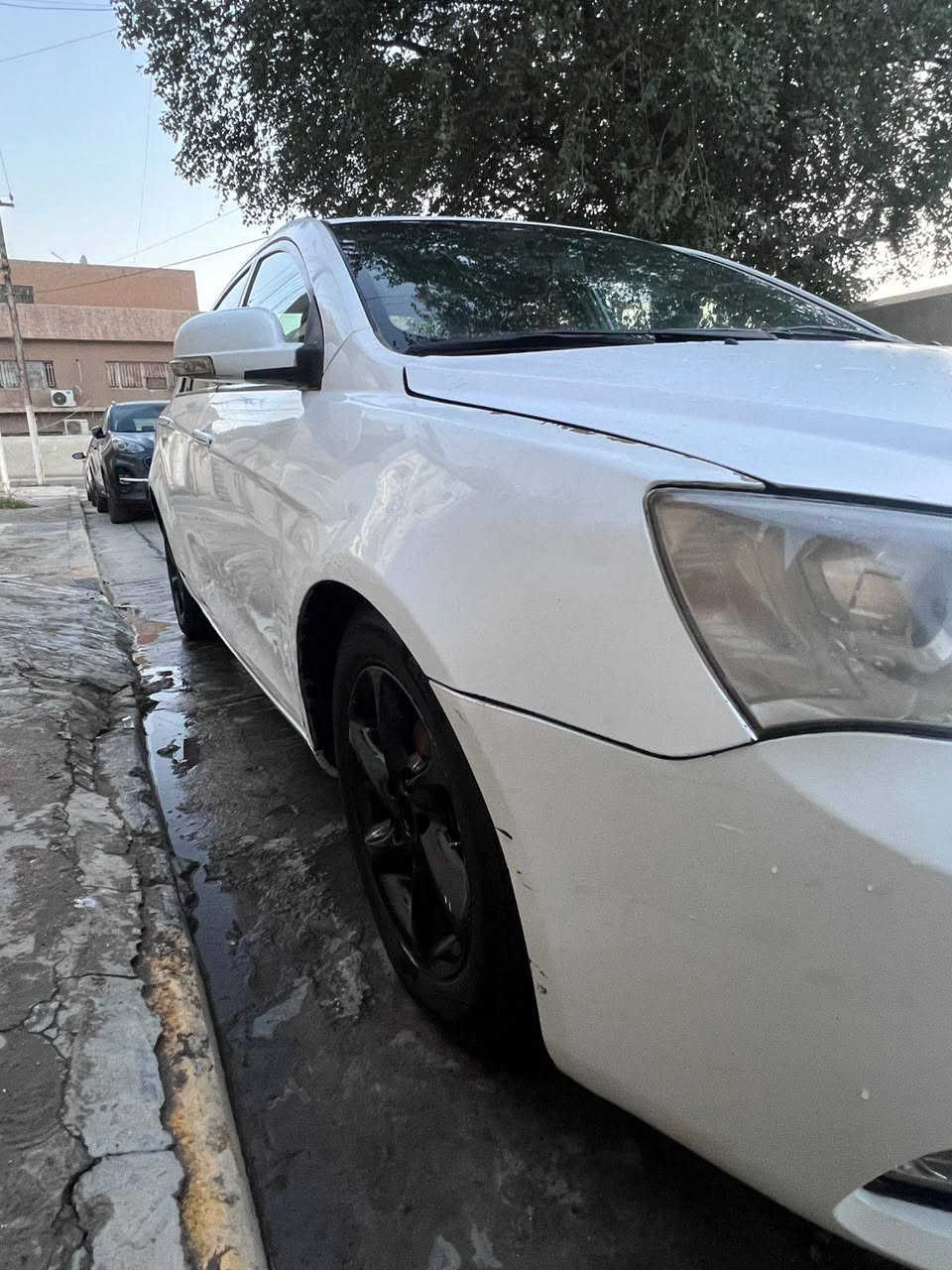 جيلي ام كراند 2012 رقم بغداد مشروع وطني سنويه نافذه
تحويل ثاني يوم
بيها ربع الجاملغ الامامي صفحه السائق اني ابيعلك جاملغ امامي وبيها ربع الجاملغ الخلفي صفه العبري سياره حلوه وكاعده تخم تأير 75٪ ويل كب نوزلات بلكات عبوه جديده دوشمه جديده محرك سياره خير من الله 
يرادلها ترتيبات بسيطه بيها صوت بلفلاوين مال كير 
مكانها الغزاليه 
***********
السعر52وبيها مجال للشراي
