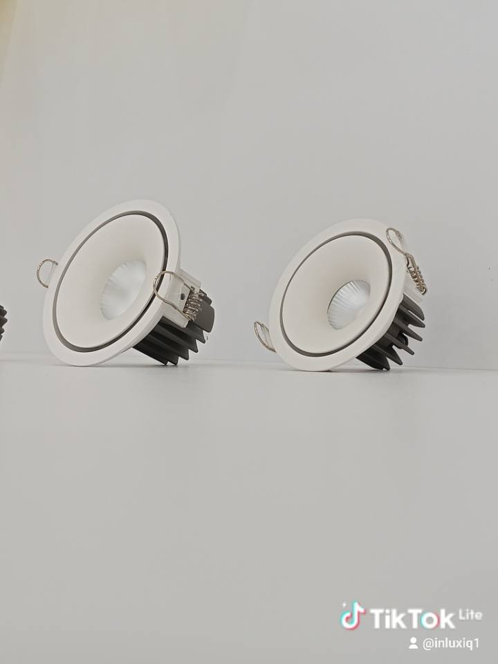 سبوت لايت بحجميم من inlux 
12W ,  5W
بالونين الاسود والابيض مع ضمان استبدال سنتين 
الالمنيوم قابل لفقدان الحراره و البروده 
للبيع جمله ومفرد ودعم خاص للفنيين والكهربائيين واصحاب المحلات
زورونا بفرعينا
النجف شارع المجمعات مقابل مجمع الاميرات 2
النجف شارع غدير كرامه
*********** / ***********
