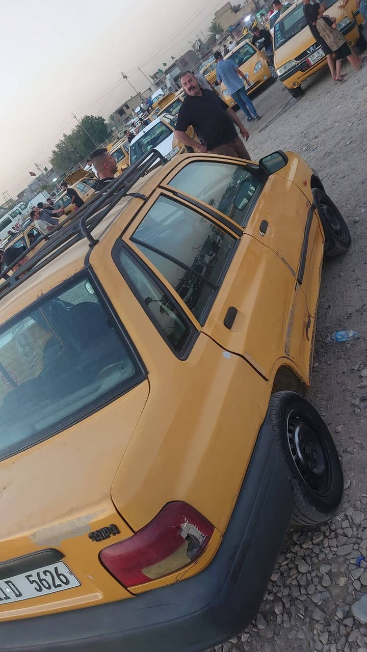 سلام عليكم سايبه 11 رقم نكليزي سياره بلاديه شواصي اخت جدد مكينه كير جدد تخم تاير جديد صدرها نضيف سعرها 22 وبيها مجال 
مكاني بغداد ***********
