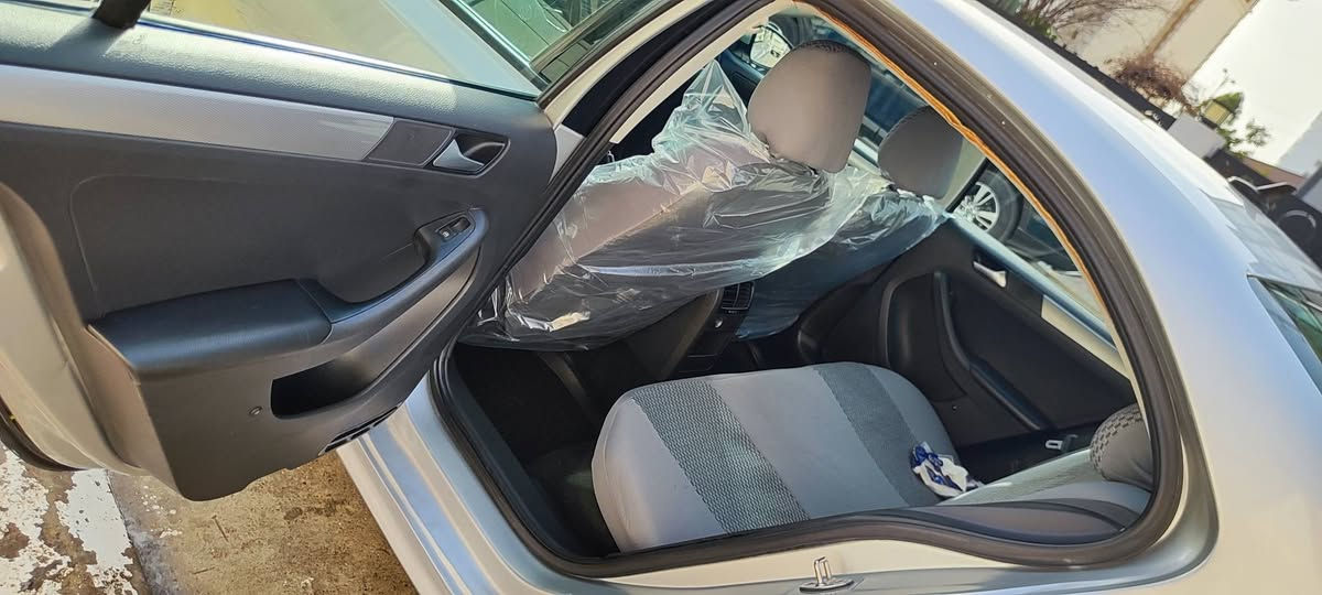 جیتا مۆدێل 2018 مەکینە 2.0 تەکسی  دوبەی بوەکامل پەمپ بێ دەعم گێڕو مەکینەو هەمو گیانی بەشەرت بێ عەیبو بێ مەسرەف ماڵی دۆستەسعری 104 گەڵاو مەعامەلەیەکی کەم بۆ پەیوەندی کردن . *********** السليمانية, العراق
