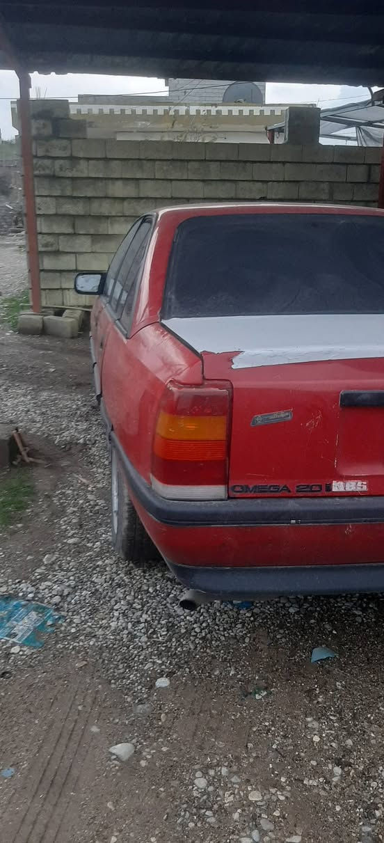 ئو بل اوميگا 1993 علوج كه فيلي مالي مه ده ني گيرو مه كينه و ئه كسل به شه رت كاره باي كامل ئيشده كات فلجه ولايت وكامل سه ياره كه له ره سم جوانتره زور پاكه  سلايته چوار تايه ي لوكي له ژيره له زه رايه ن بو فروشتن نرخي 10 گه لا  *********** شربازهير, السليمانية
