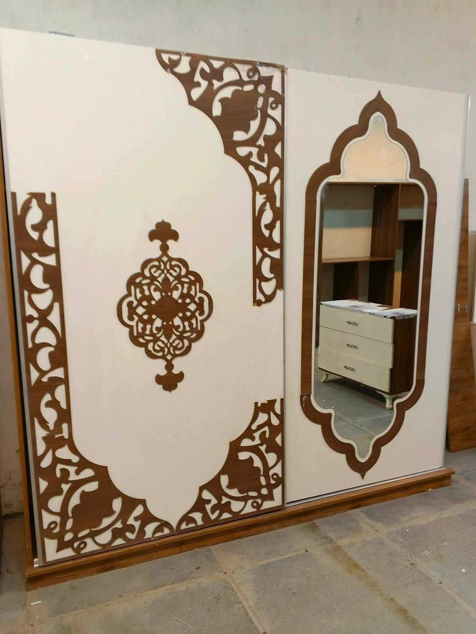 غرفة نوم مستعملة🇹🇷
 نضافة 90 ٪💯فول نضافه
عدد القطع /5 سلايت💢
سعرها 400 💸
شد ونقل داخل بغداد مجاني🚛
يوجود توصيل محافضات 🚛


**إذا كنت صاحب هذا الإعلان وتريد حذفه لأي سبب، رجاءا أرسل رسالة إلى الدعم الفني**