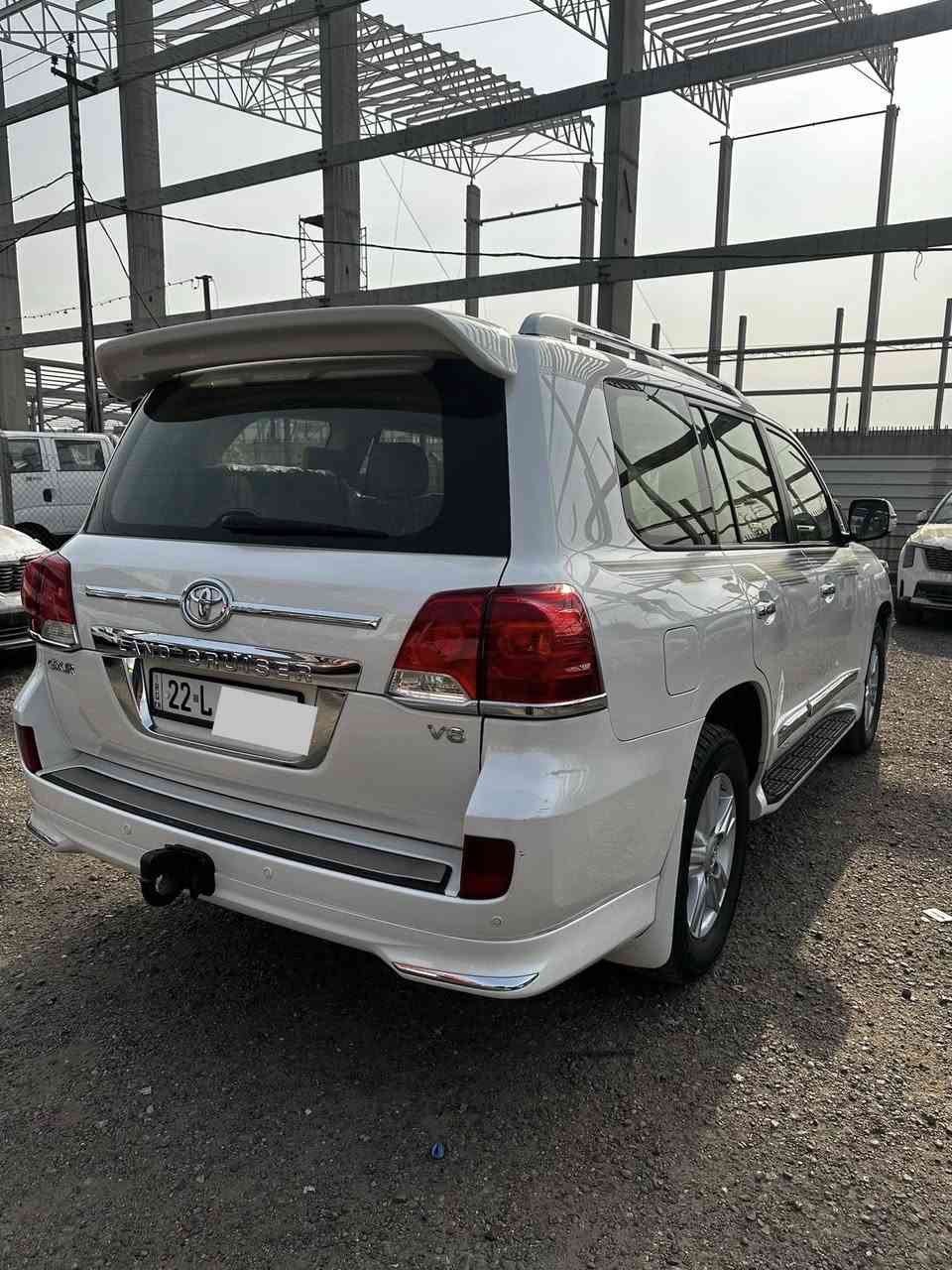 لاندكروز GXR 2014 بريم رقم اربيل
سنوية وهزة جديدة قبل ( السيارة باسمي ) 
مكفوله من الضربه  والصبغ فقط بالدعامية الامامية
 بيها بارد اصبعين بالچاملغ الامامي الايسر
طفايه بالصدر  وثلاجه
محرك ٦ سلندر
كير محرك  مكفولات
ماشيه ١74 الف حقيقي
كامره بلاديه
حساسات امامي خلفي
زراك لايت 
ترحيب 
غرفتها جديده جلد
تحكمات جهتين
مرايه ليزريه وسطيه
اناره محيطيه داخلية وخارجيه
علامه لاندكروز بالابواب
فرشات وعده وكتلوكات بلاديه مال شركه 
فتحه  بصمه 
صدر امامي خلفي جديد 
تخم تاير وباتري جديد 
تحويل ثاني يوم
السعر 380  ورقه 38000$ بيها مجال
مكان السيارة  بغداد ***********
