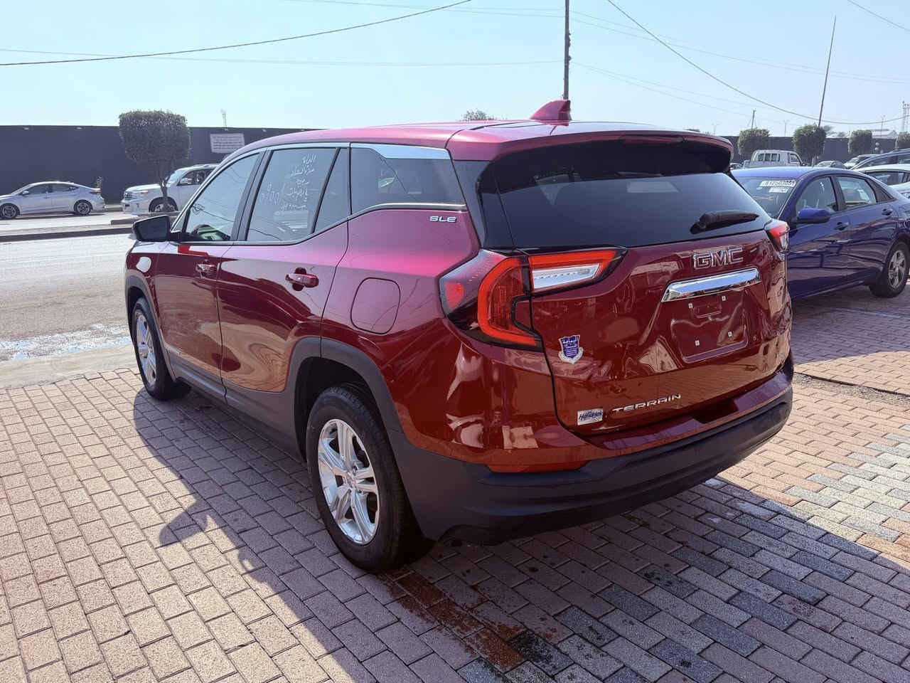 سلام عليكم جمسي  تيران مديل 2024  بدون رقم عوزه بس صبغ ورقم مدفوع كمرك وضريبه بسمي السياره مواصفات جلد وبصمه وشاشه ورادار وبعد بيه موصفات مكان السياره بغداد  السعر 149$$ 
*********** ما متواجد على الفيس واساب
