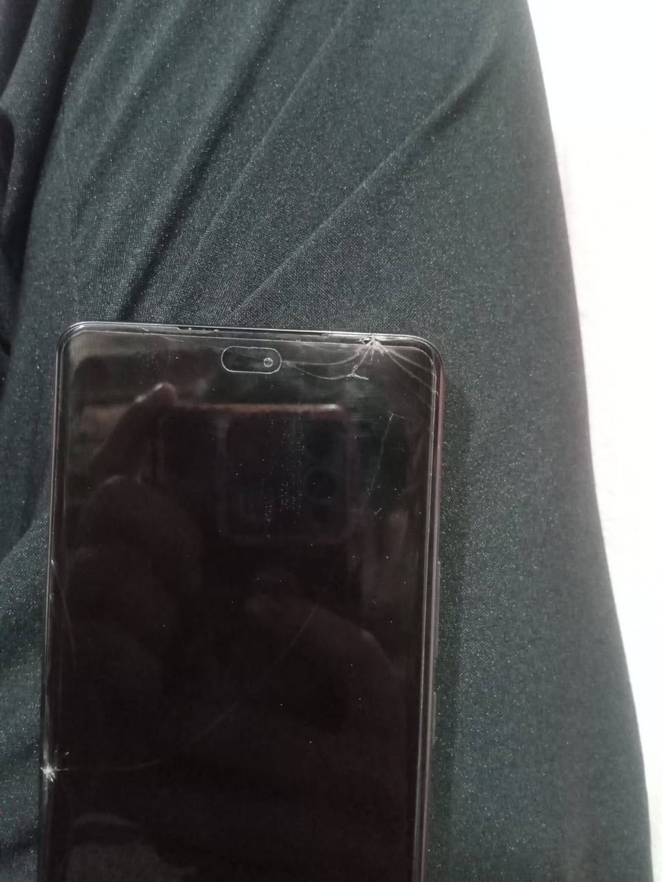 سلام عليكم جهاز HONORX9c مامفتوح ولا داخل تصليح ذاكره256 عشوائيه12 بي فطر بلشاشه ممئثر عليه ابد والعدسه مال كامرات هم بس يصور طبيعي مابيه غواش للبيع سعره185وبيه مجال قليل *********** ناصريه
