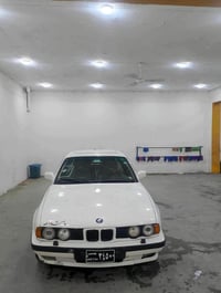 بي ام دبليو ٥٢٠ • ١٩٩١ • مضروبة