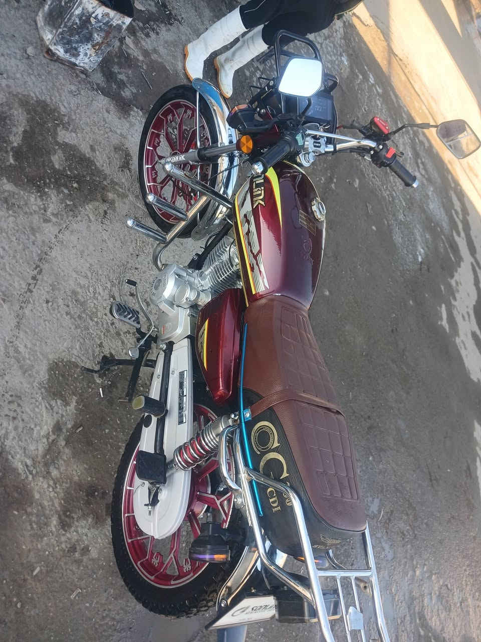 سلام عليكم موطور 2025 سيفان دراجه جديد مشدوده الدراجه بعدها لك شرط من كلشي عنوان تكريت هاتف ***********
