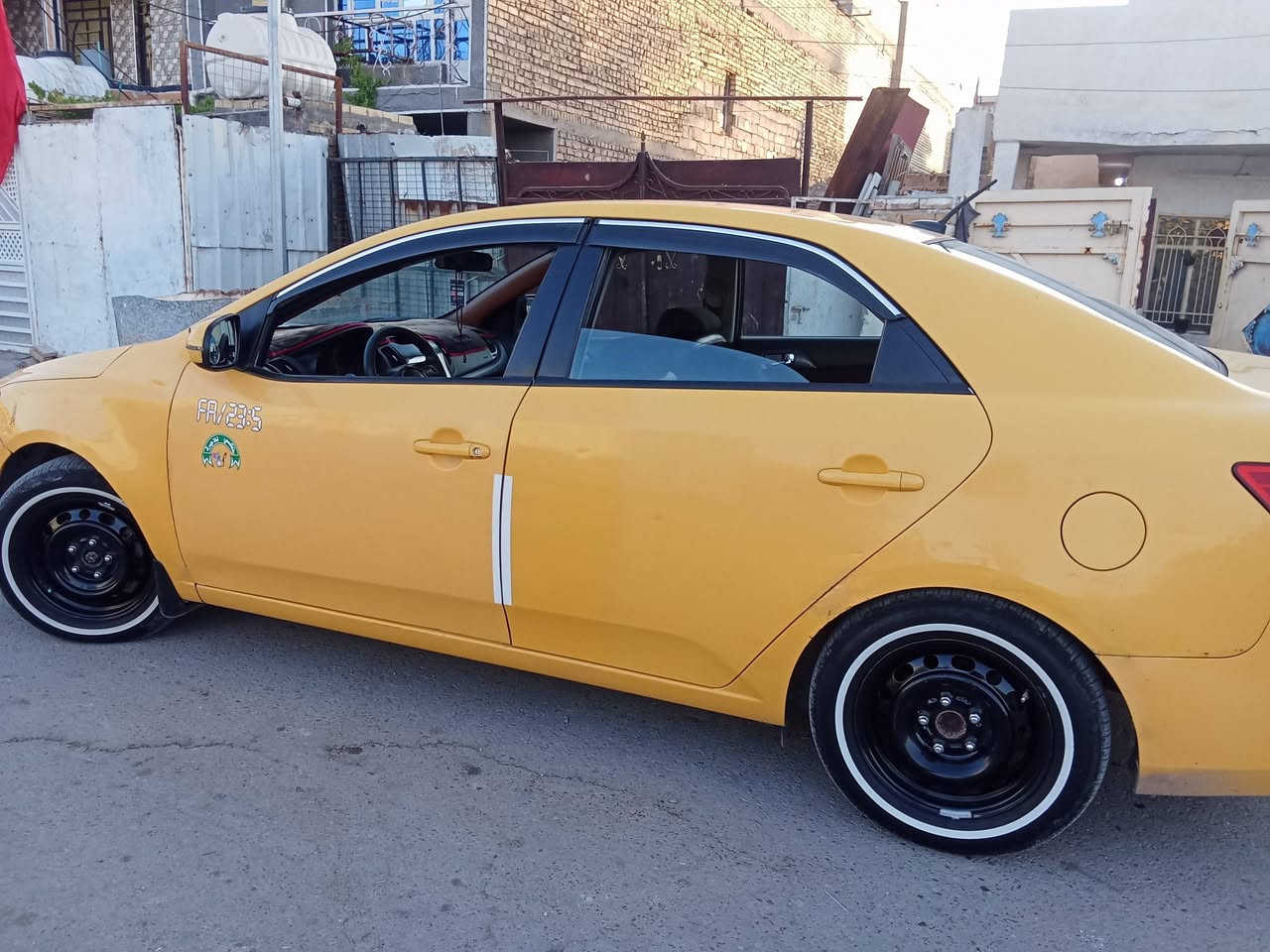 سلام عليكم ...فورتي 13 أمريكي مكينه 2000 دوش ...سياره خير من الله جاهزه من كلشي مابيها نقص برغي بغداد باسمي مصفره هيئه وغرامات السعر 88 وبيها مجال ..***********واتساب
