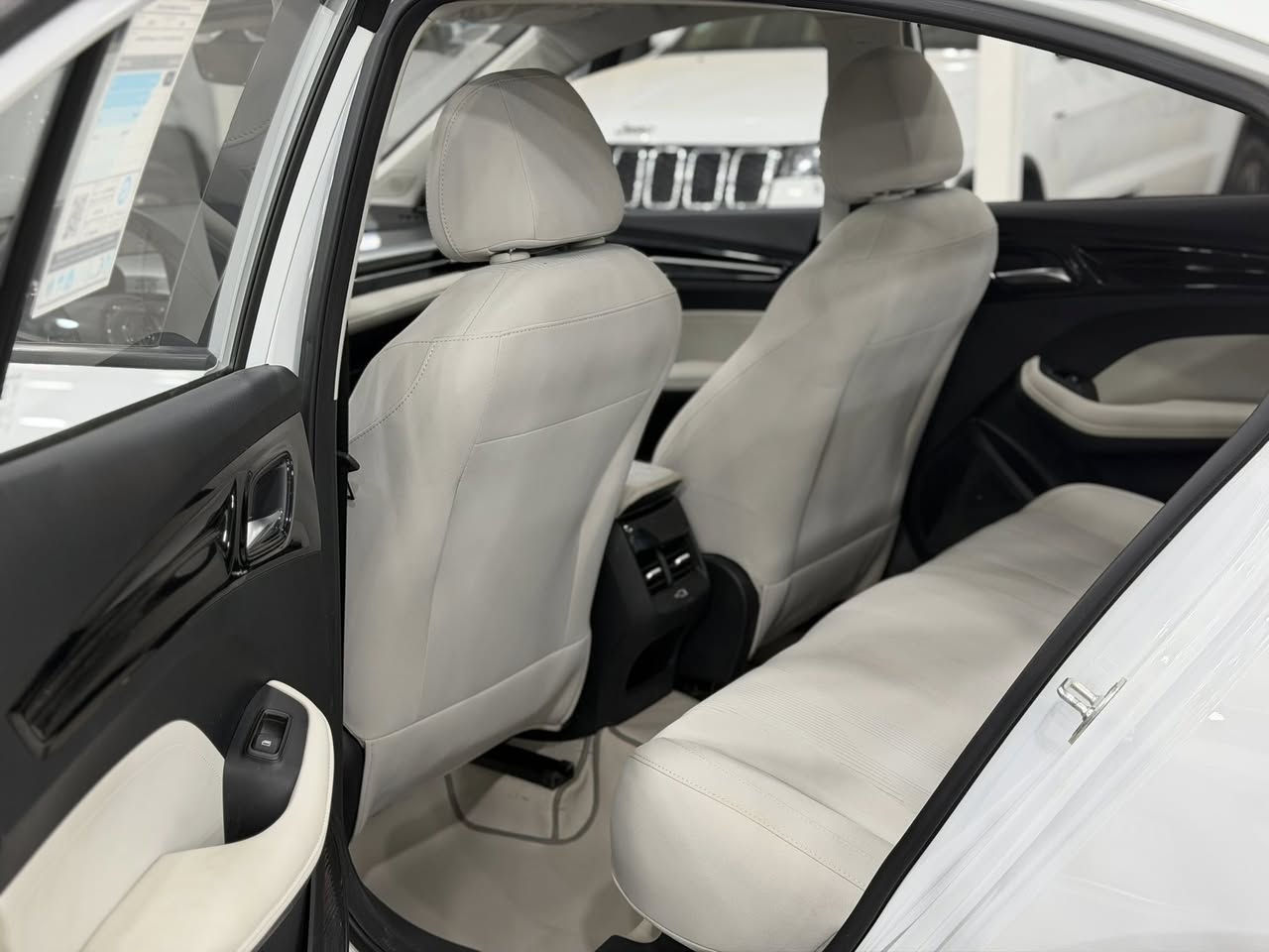 السلام عليكم ام جي فايف بلاس موديل 2025 سياره جديده مكفوله كفاله عامه رقم واسط بسمي تحويل مباشر ماشيه عشر تلاف سياره بعدها زيرو مكان السياره الكوت السعر المطلوب 120$
للأستفسار ***********
