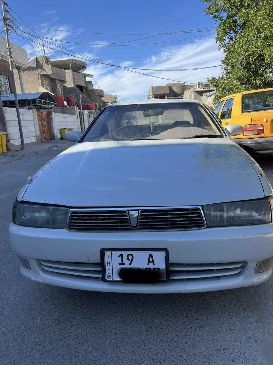 السلام عليكم كرسته للبيع سياره مال بيت تبريد شغال كير يشلع شلع بل تشغيل اذا بارده السياره يطلع بيها صوت شويه ويروح اعتقد بكن انا ماعرف بيها الله شاهد من الاخير ابيع سياره ماكفل لامكينه ولا شي تعال كلب وشوف تفيدك بل عافيه ماتفيدك تحصل الاحسن انشالله سياره حداديه حلوه باسمي سنويه جديده رقم انكليزي مكانها القبله حي المهندسين سعر 55 اكفلك كص ونقل وعيب شرعي فقط هاذ رقمي بيه اتصال واتساب ***********
