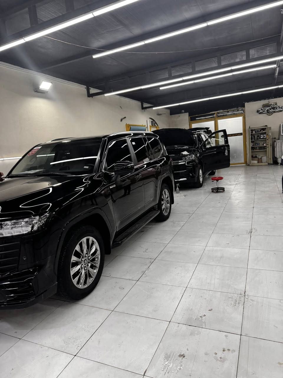 تويوتا •••• لاندكروز  GXR ✅✅
موديل...2025   ✅✅ SAS ( ساز ) تنفس طبيعي

_فول مواصفات ••• 3 شاشات ((تطبيق))
_6 :: سلندر  محرك  عادى 
_جديدة جدا بحالة الوكالة  🔴  دعامى لدعامى ب شرط 📦
ماشى(   32  )الف كيلو
‏سةنوي باسمي ‏راسان تحويل
_جنطة كهرباء 
_تبريد كشنات
_كراسي كهرباء 
_جلد بيجي 
_سلايت
_3 شاشات بلاديه
_كتاب تظليل  من المرور بيه
_السياره فول 1/1
_للاستفسار اكثر عن الاسعار والتفاصيل 
--تغليف Bbf  ضمان عشر سنوات
   ✅✅☑️☑️☑️☑️✅✅

السعر 738$$..,

العنوان ::: الديوانيه

الاتصال ***********  ☎️
