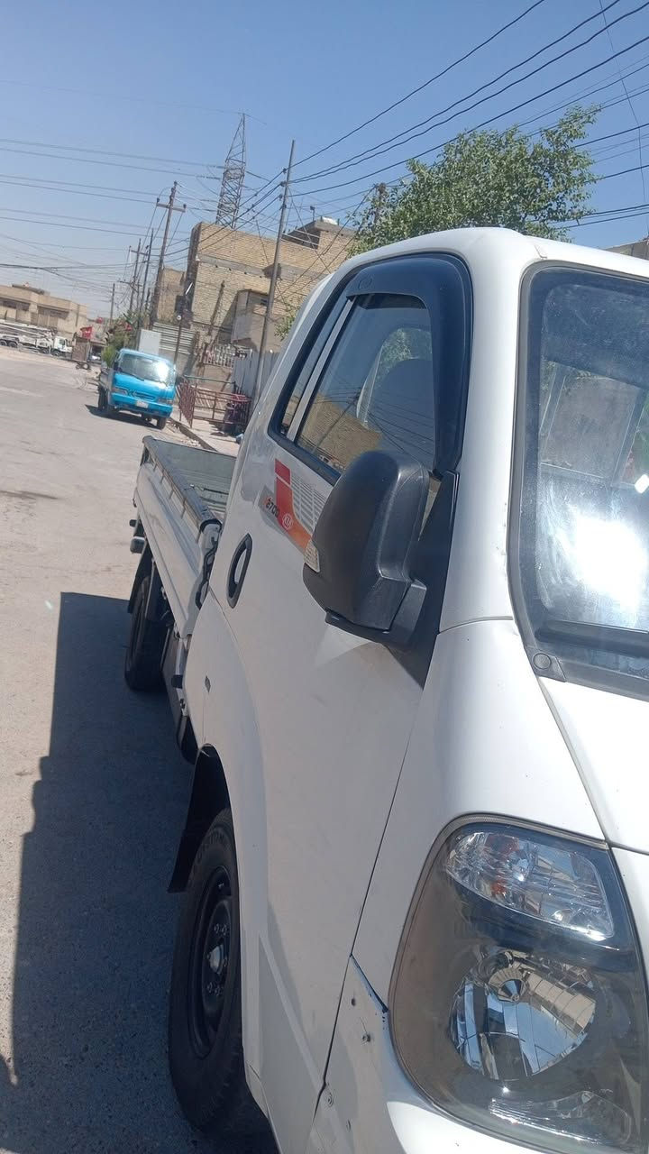 سلام عليكم كيا حمل 2700 رقم بغداد مديل 2019 سياره نضيفه مكينه وكير عل بلادي سياره مامفتوح بيهه برغي  لا ضربه ولا تنقيص ولا  صبغ ولا بارد بس بيهه ملاحضات بصيطه  تبريد تتفىه كله شغال سياره خير من الله  شواصي مكفول بسمي تحويل ثاني يوم مكاني بغداد حي اور سعر 125 وبيهه مجال رقم الهاتف ***********
