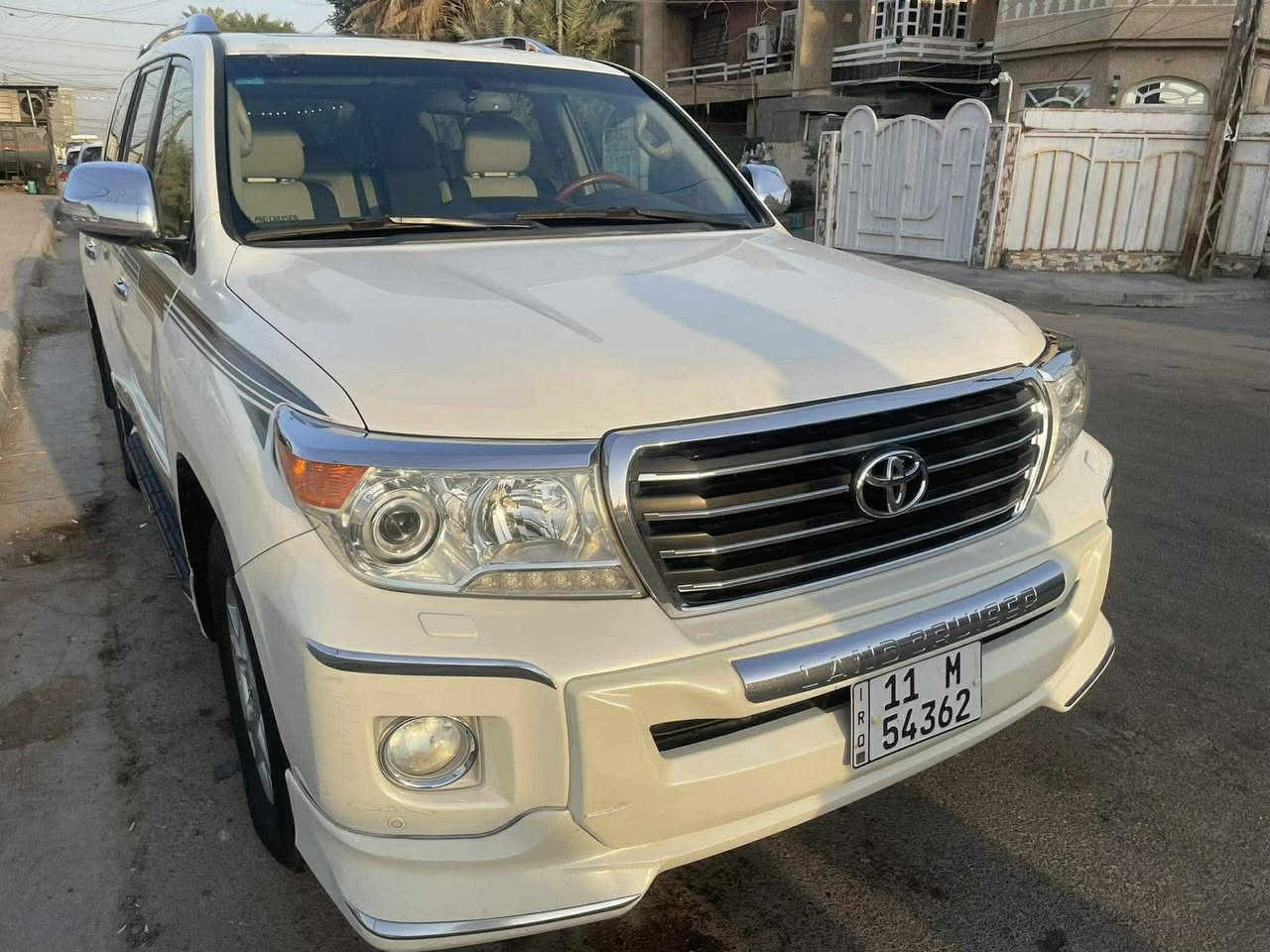 السلام عليكم 👋
لاندكروز 2015  بريم 🇯🇵🇯🇵

السياره جديده جداا بحاله الوكاله 💯

 ✅✅ ماشي 100  الف حقيقي وفي حالة الزيادة

كل اغراض شركه وياه وبصمتين شركه ✅

المواصفات فول فول ✅

  

🛑 كاميرا 

🛑 مرايات شفط 

🛑 حساسات 

🛑ً شغال 

🛑 زراك لايت 

🛑 كشن كهرباء

 🛑 سلايت 

🛑 ثلاجة 

🛑 لايتات زينون 

السياره محرك ٦ سلندر  💥

‏‎السياره مكفوله كفاله عامه من الشخط والتعديل والصبغ 

السعر 417$ ورقه وماكو هيجي نظافه وسعر بل سوك 

مكانها بغداد هزه وفحص و تحويل كله جاهز 

***********
